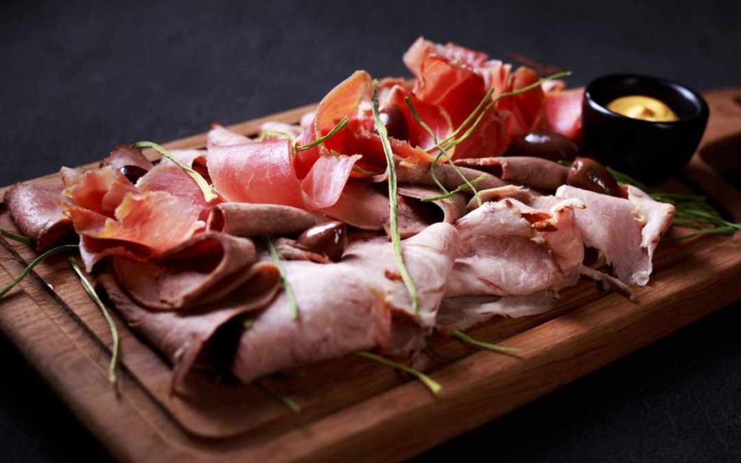 Comment préserver la fraîcheur et savourer pleinement vos charcuteries ?