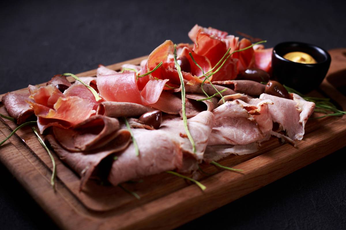 Comment préserver la fraîcheur et savourer pleinement vos charcuteries ?